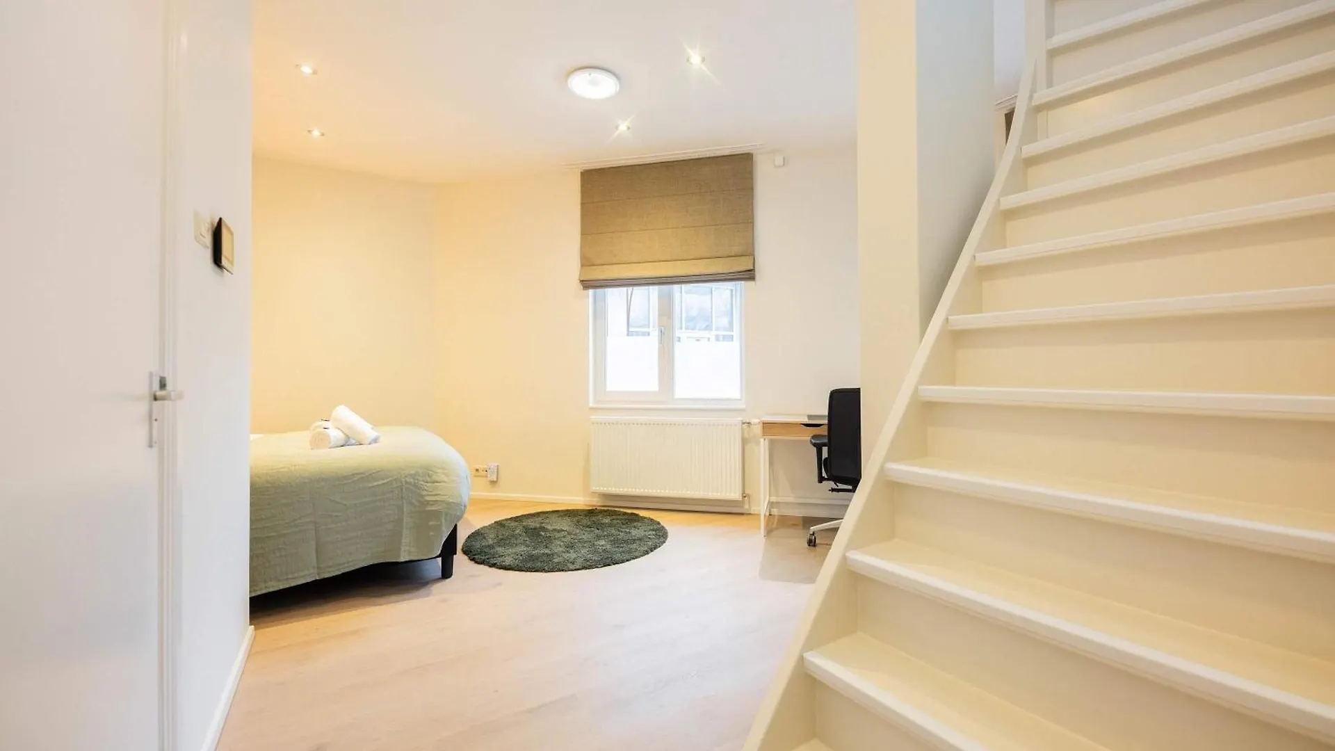 Royal 60M2 One Bedroom Apartment - Vw140A Эйндховен 0*,